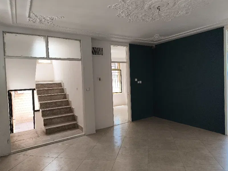 ویلایی دربست .   (مناسب دفتر کار )