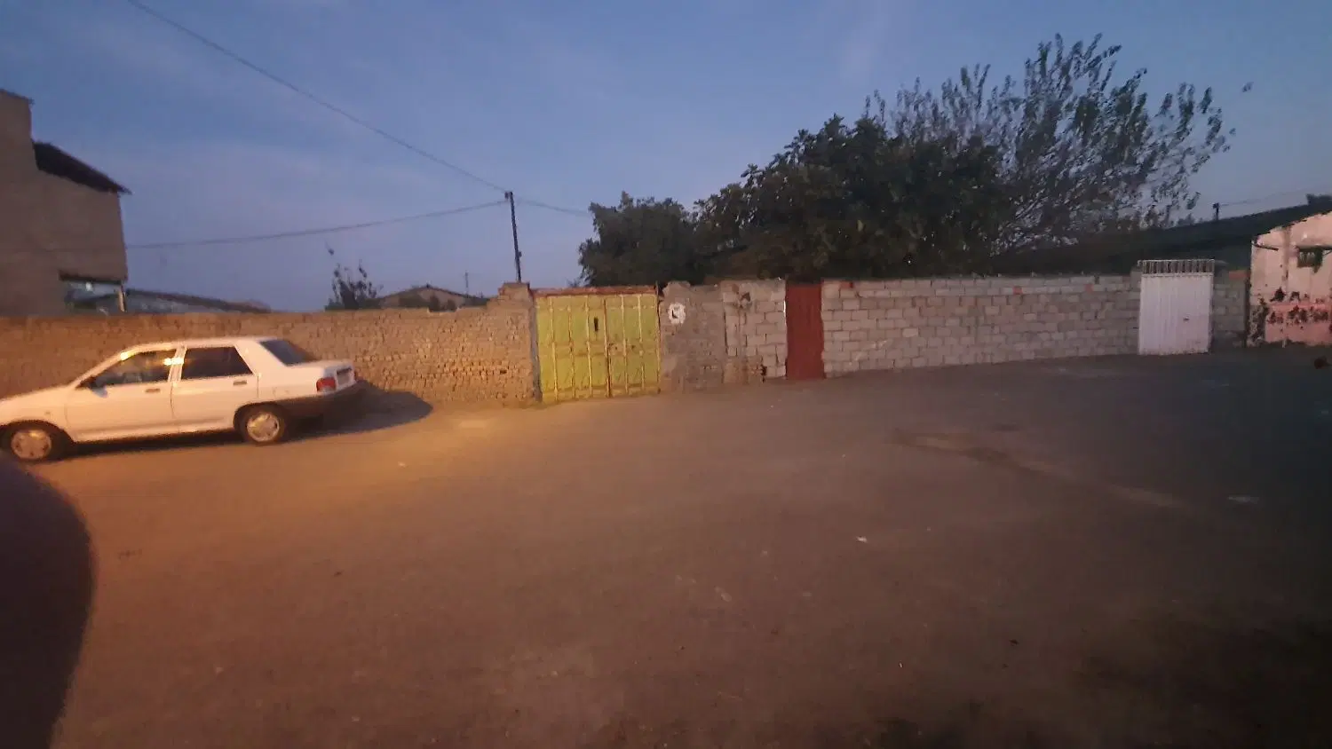 زمین مسکونی واقع در شهرک ولیعصر