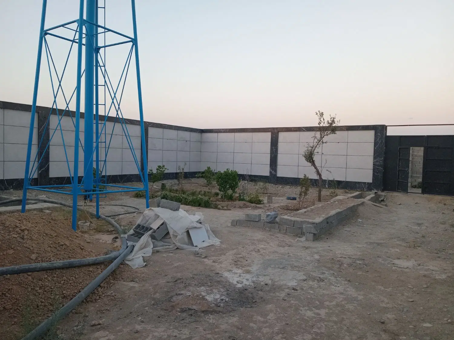 چهار دیواری (باغچه)