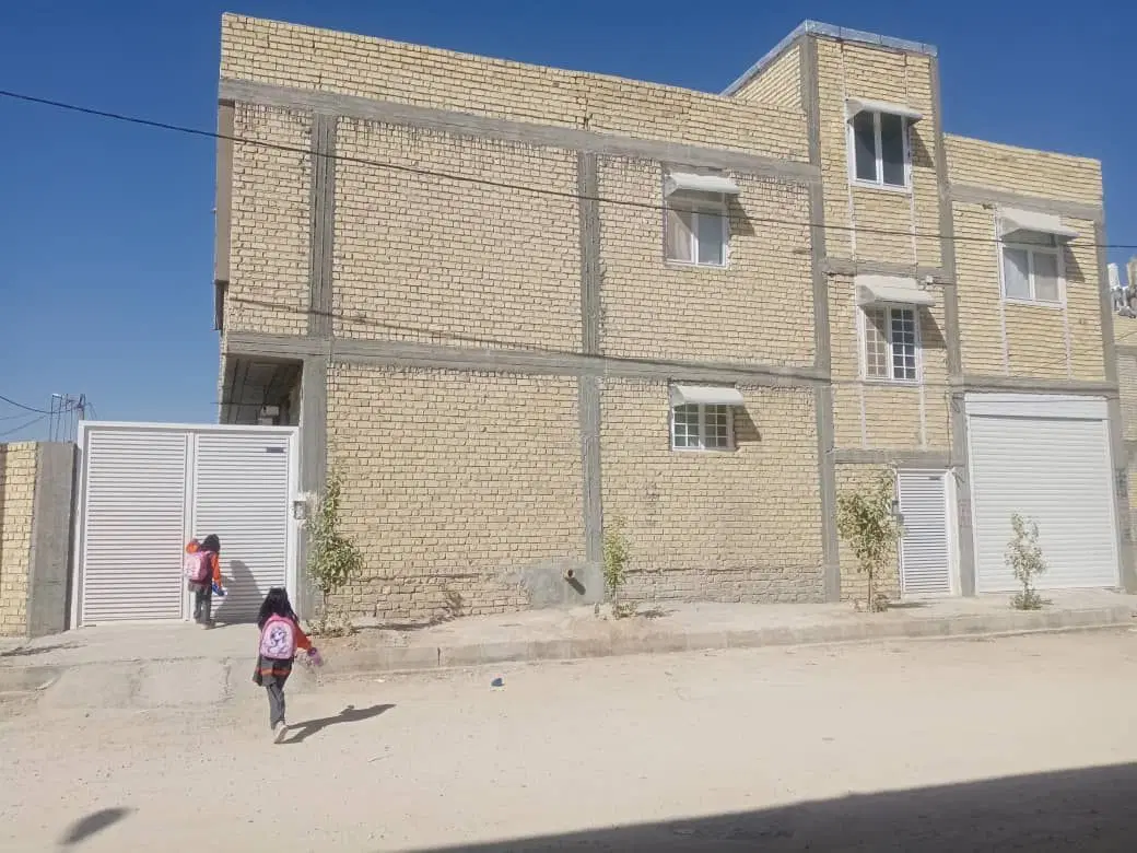 رهن کامل طبقه اول درب حیاط