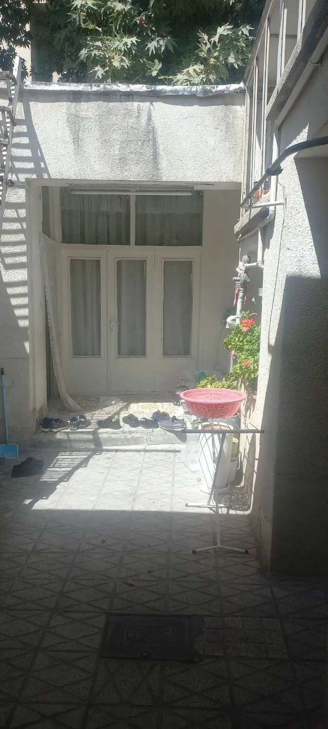 نیاوران ۱۰۸ متر کلنگی