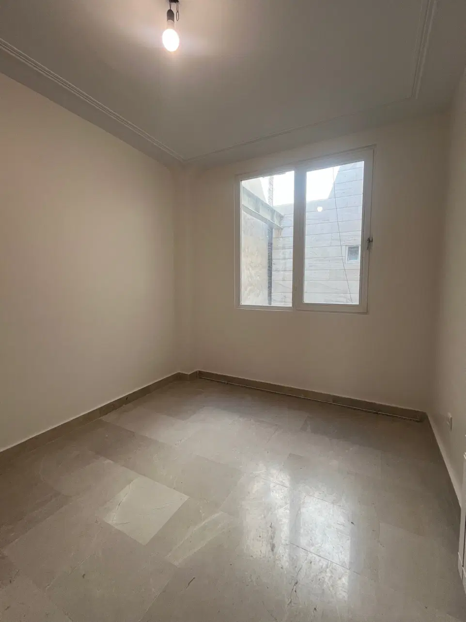 ۷۲ متری _ تاپ لوکیشن _ کم سن