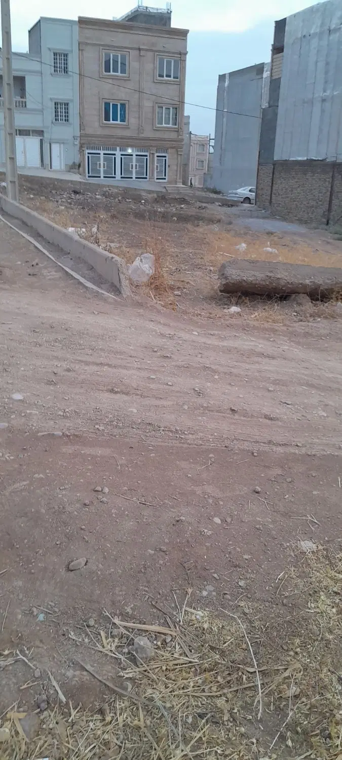 بالای‌خیا‌بان‌۳۰‌متری‌زمین‌دونبش‌‌بسیجیان‌دره‌گرم