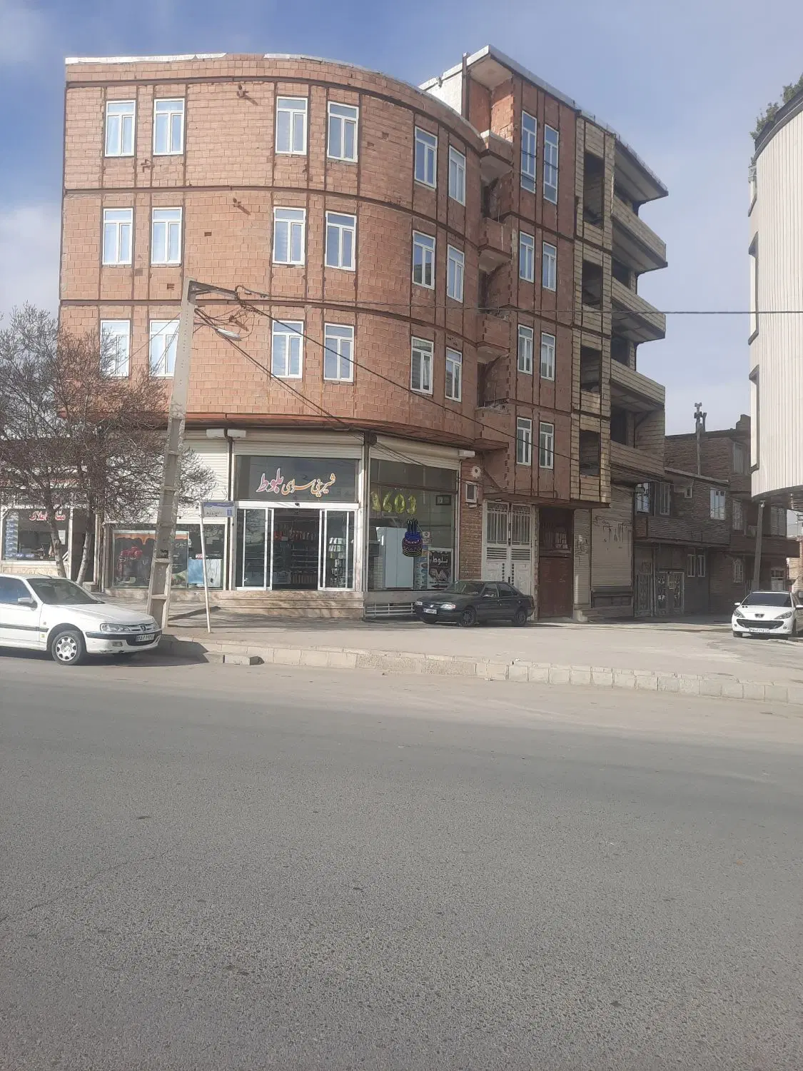 اجاره ساختمان ۳ طبقه اپارتمانی