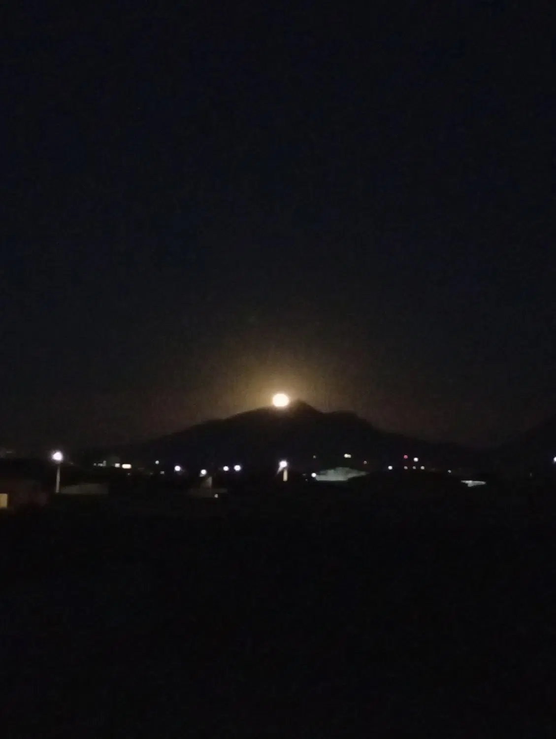 2هزارمتر زمین مربع بر جاده کمربندی اسفنجه اراک