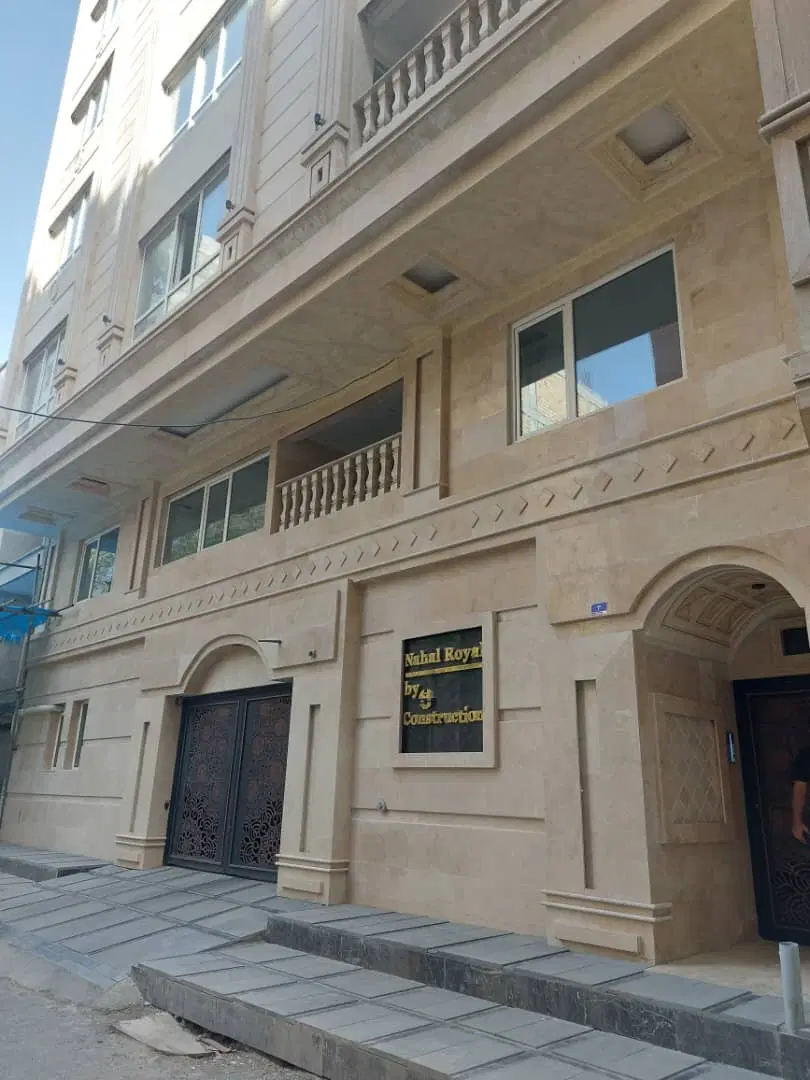 ۱۲۱ متر لوکس نوساز فول امکانات