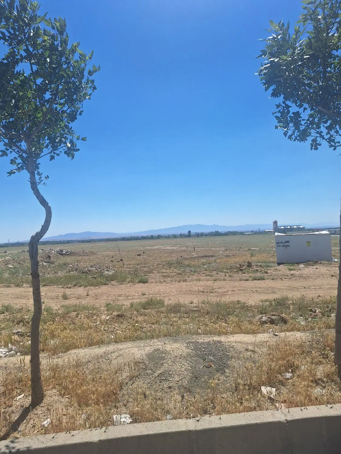 باغ زمانی ۴۰۰ متر کمالشهر