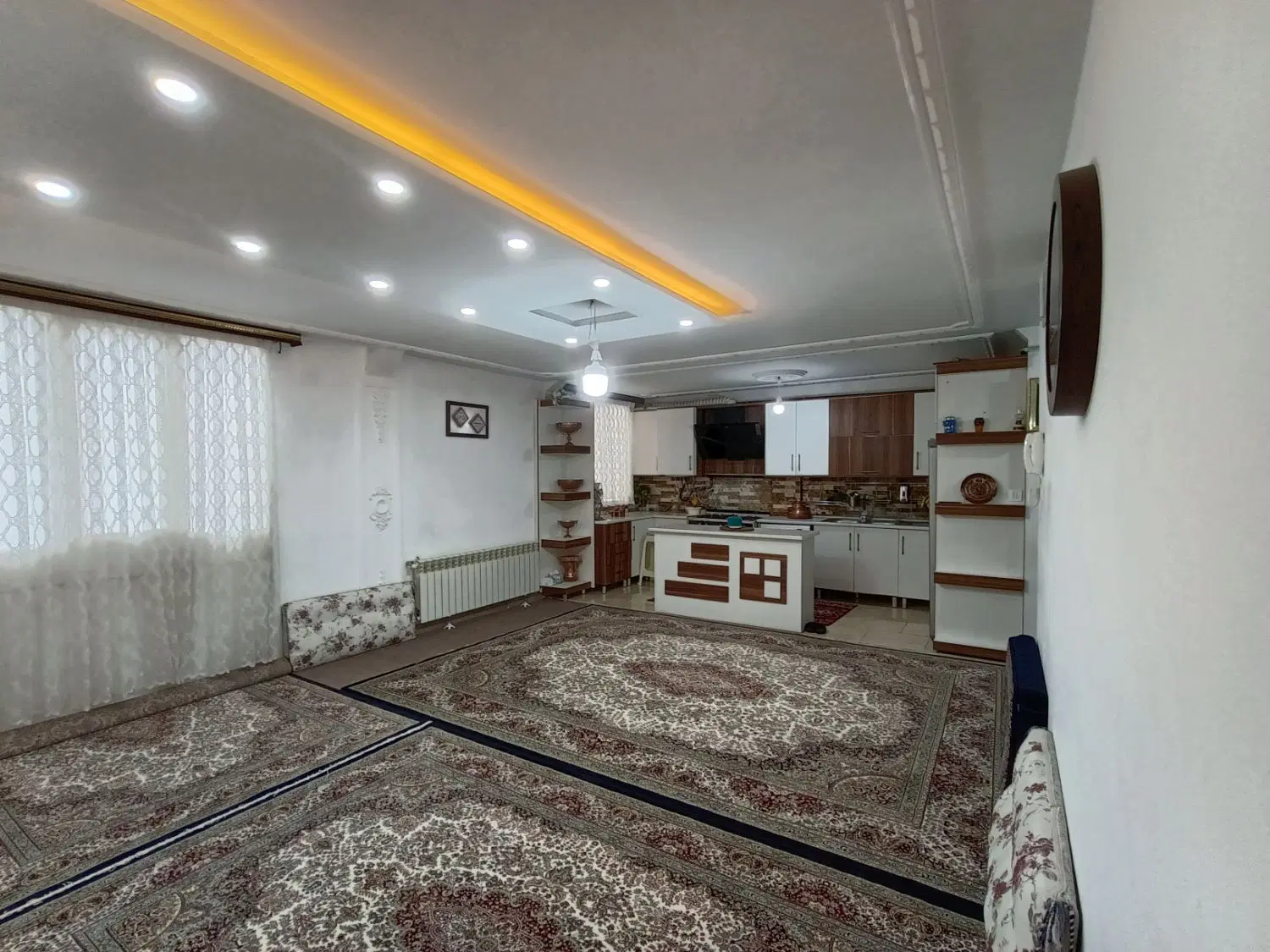 واحد 82 متری دو خوابه