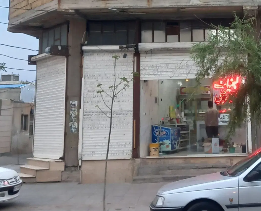 مغازه ۳۰متری ۲نبش