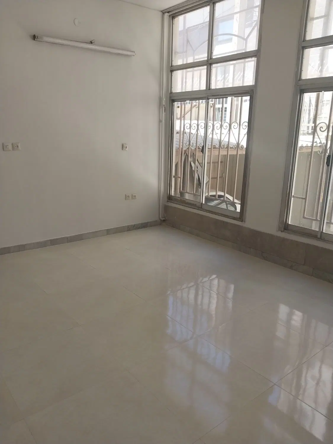 واحد ۱۲۰ متری طالقانی کوچه احدی