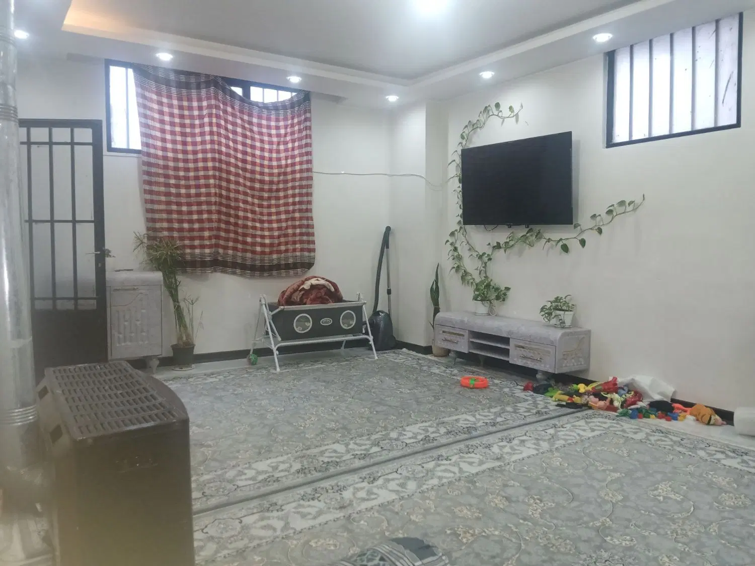 آپارتمان  طبقه همکف راه جدا تک خوابه