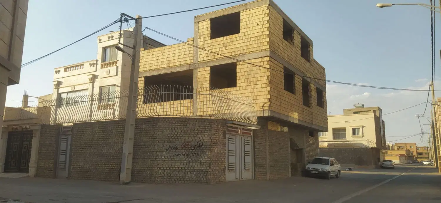 منزل نیمه کاره دوطبقه و سوئیت دولت اباد
