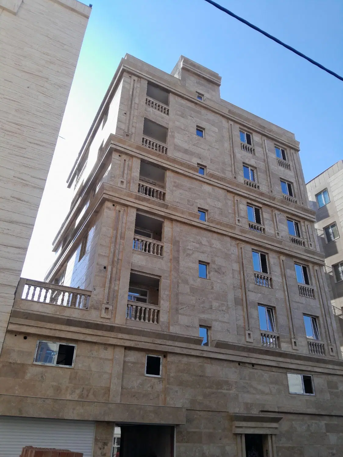 فروش واحد مسکونی ۱۷۰ متر شهرک کوثر خیابان سروستان