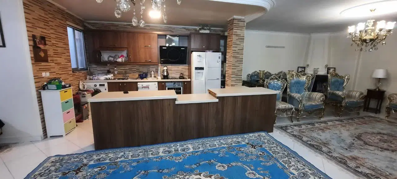 آپارتمان بازسازی شده . دارای قدرالسهم