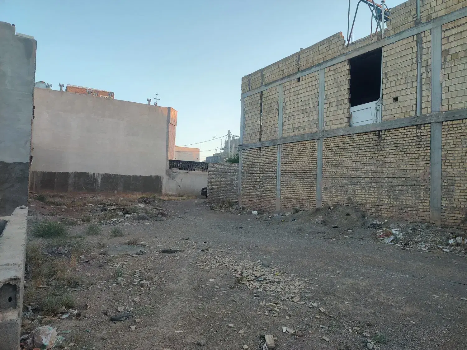 زمین مسکونی