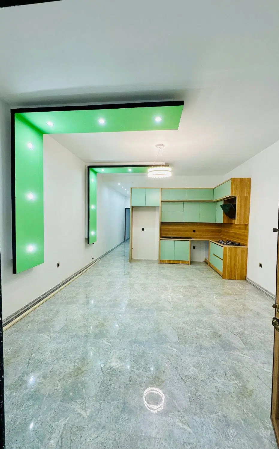 مینیمال سرسبز جنگلی سنددار