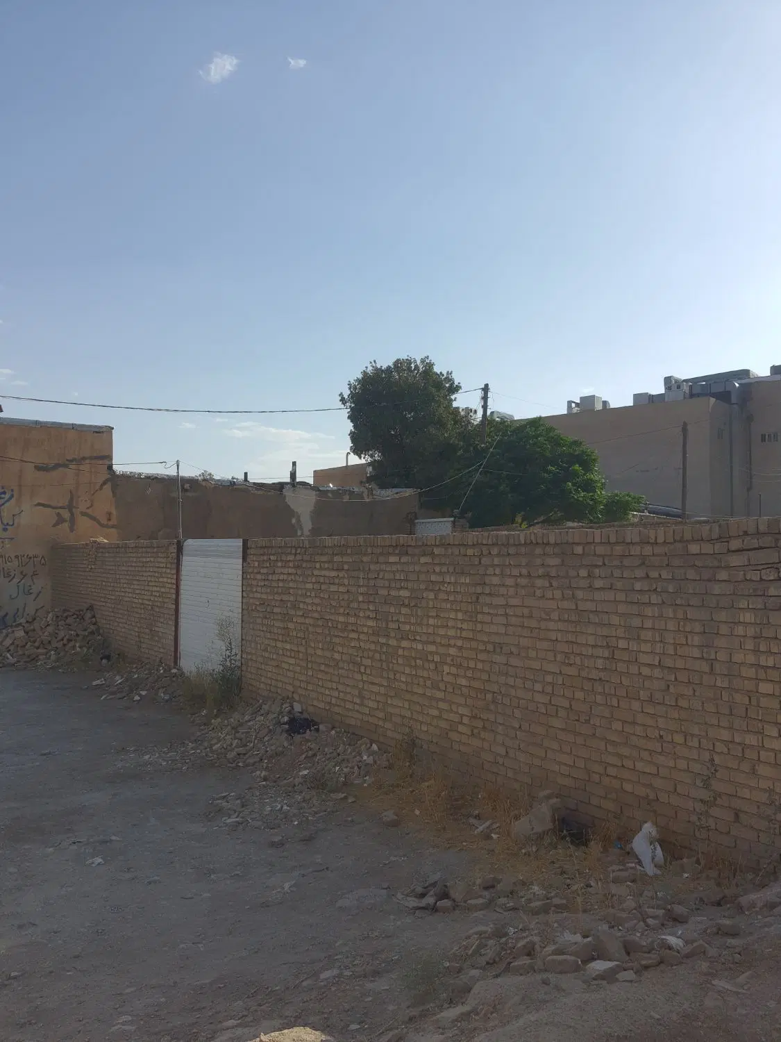 زمین ۲۳۵ متر