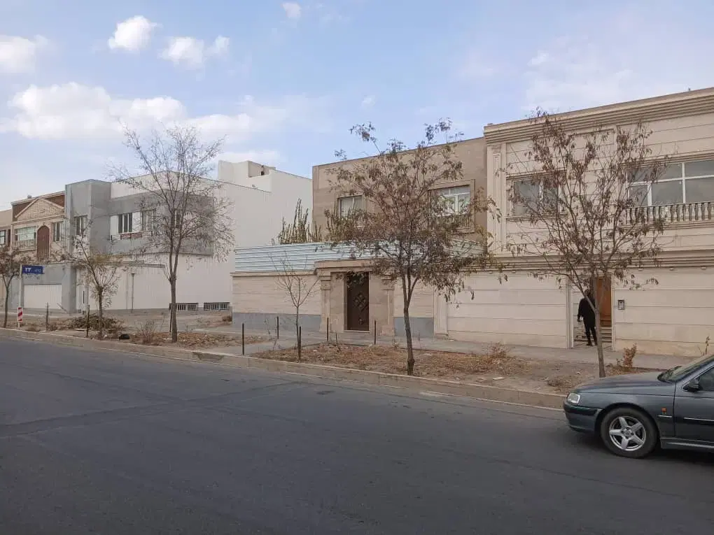 زمین حاشیه کاشانی ۱۲ شمالی