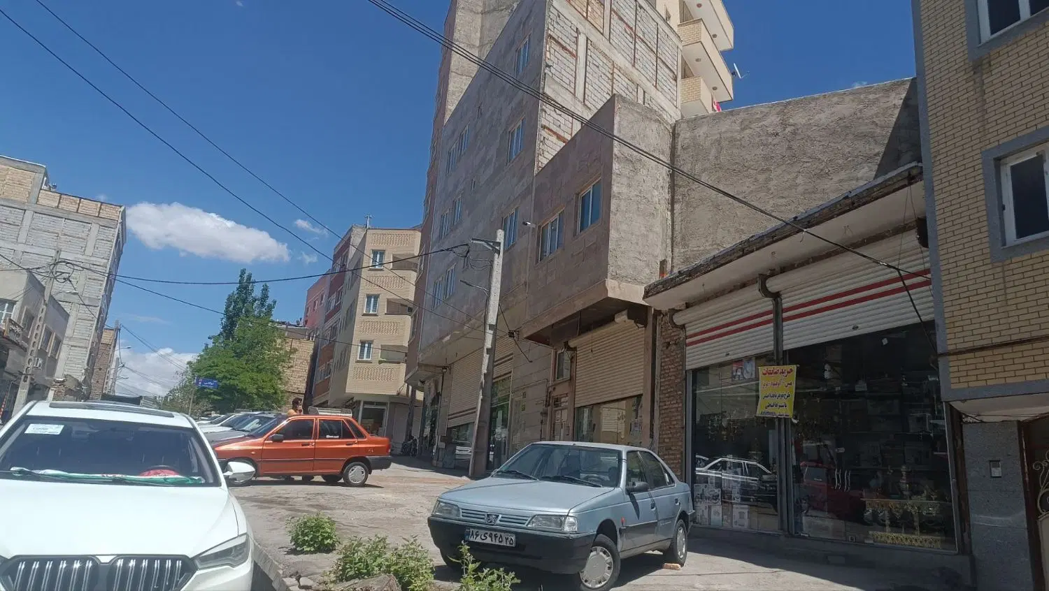 مغازه بر خیابان