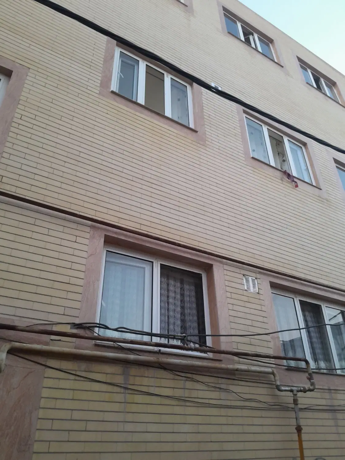 با سلام یک عدد خانه رهن و اجاره داده میشه