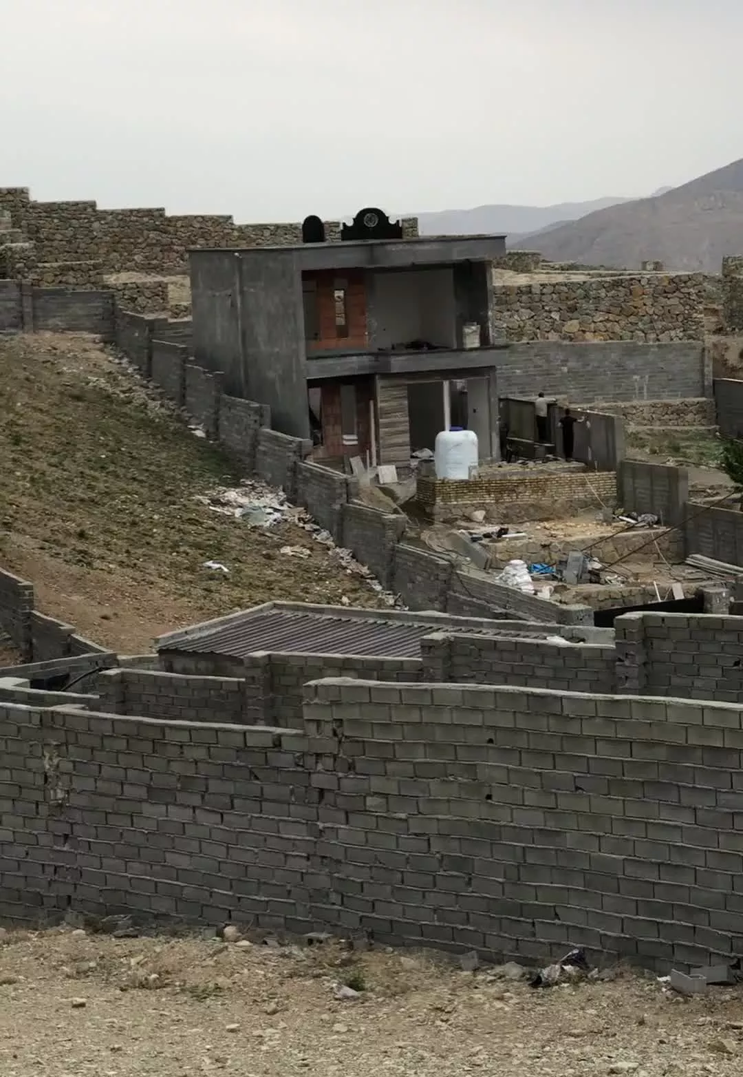 باغچه زمین متراژ۲۰۰متر به بالا اقساط