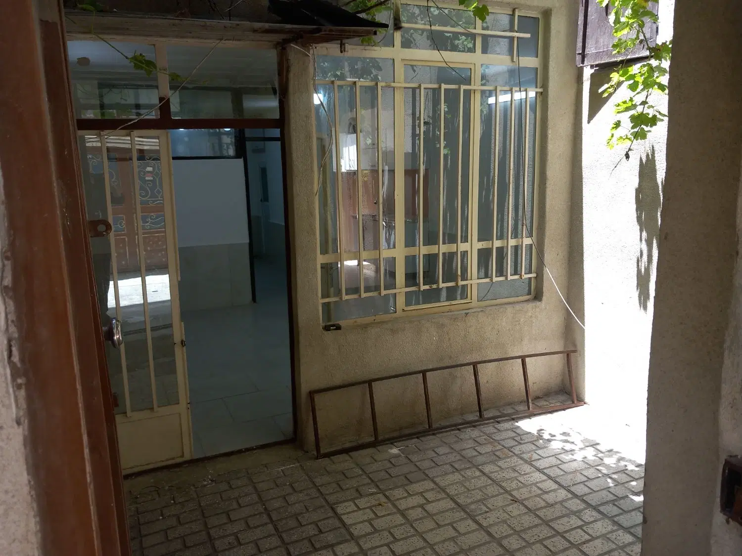 خونه ویلایی دربست یک طبقه  کف سرامیک نقاشی شده