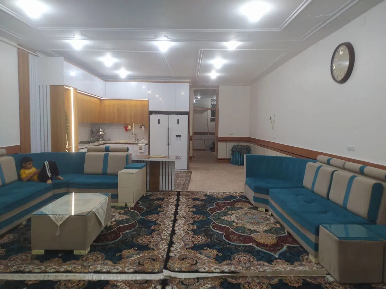 سلام فروش لکس بالا ماشین رو