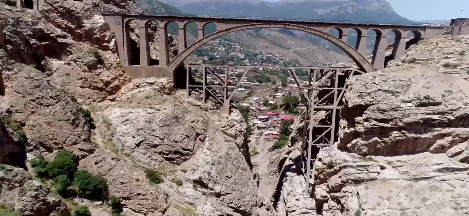 زمین  مسکونی ۳۳۰ متری بالاشهر  آمل