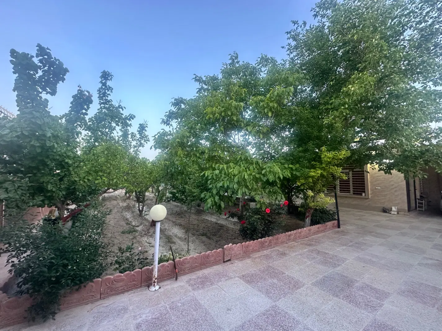 باغ خوشگل و دلنشین قدیمی