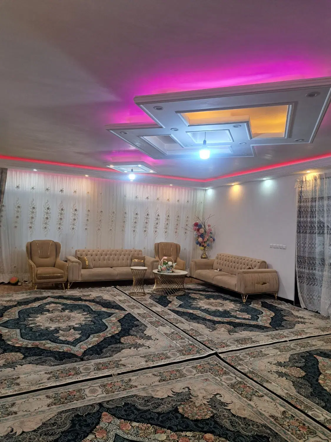 خانه زمین۲۶۰متری زیربنا۱۴۰ تازه ساخت ۹۴