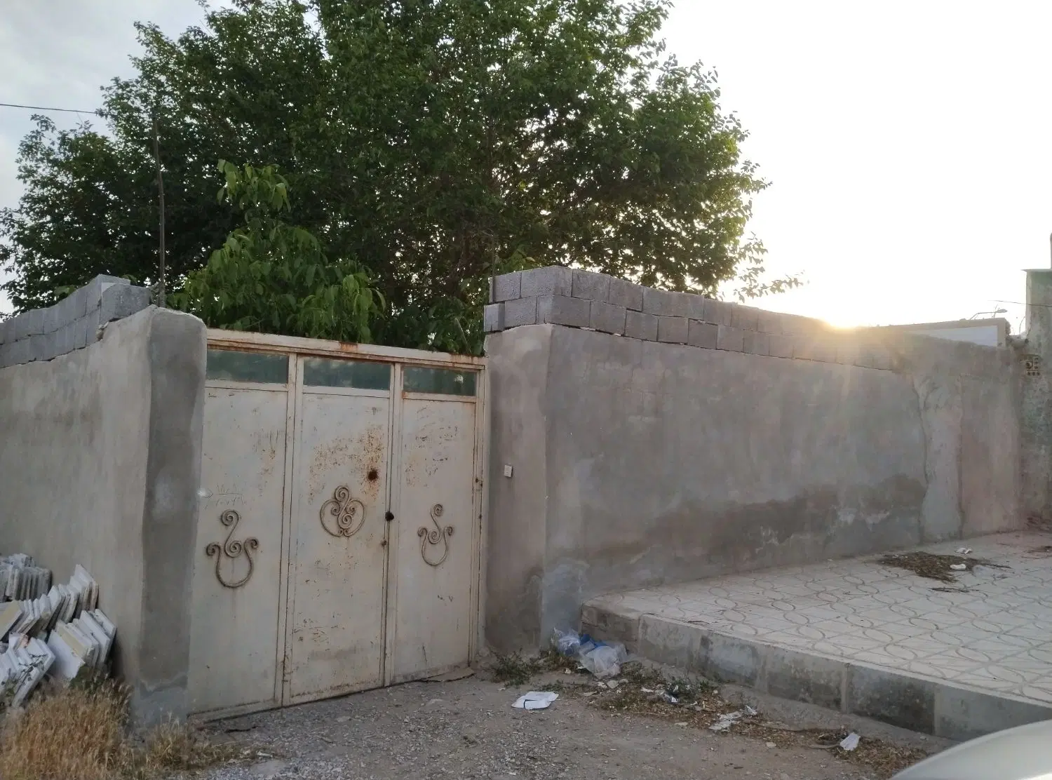 ملک مسکونی  فاصله تا جاده ۱۰متر( شرایطی وقسطی )