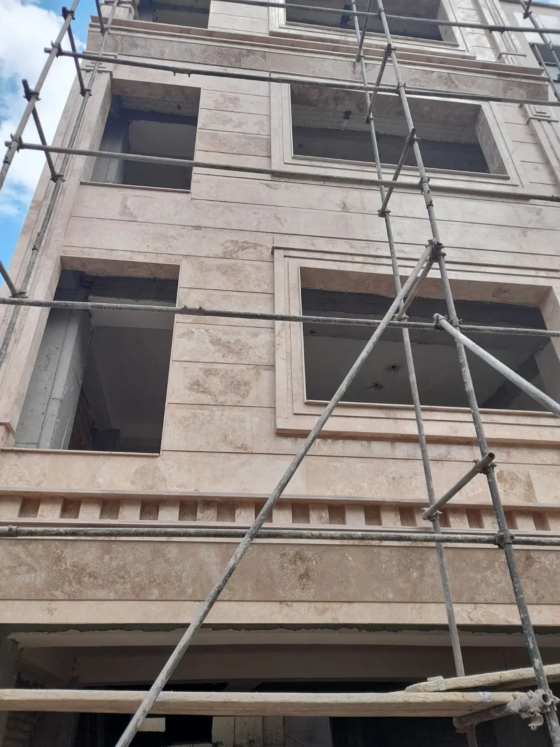 آپارتمان ۱۲۵ متری شهرک عارف