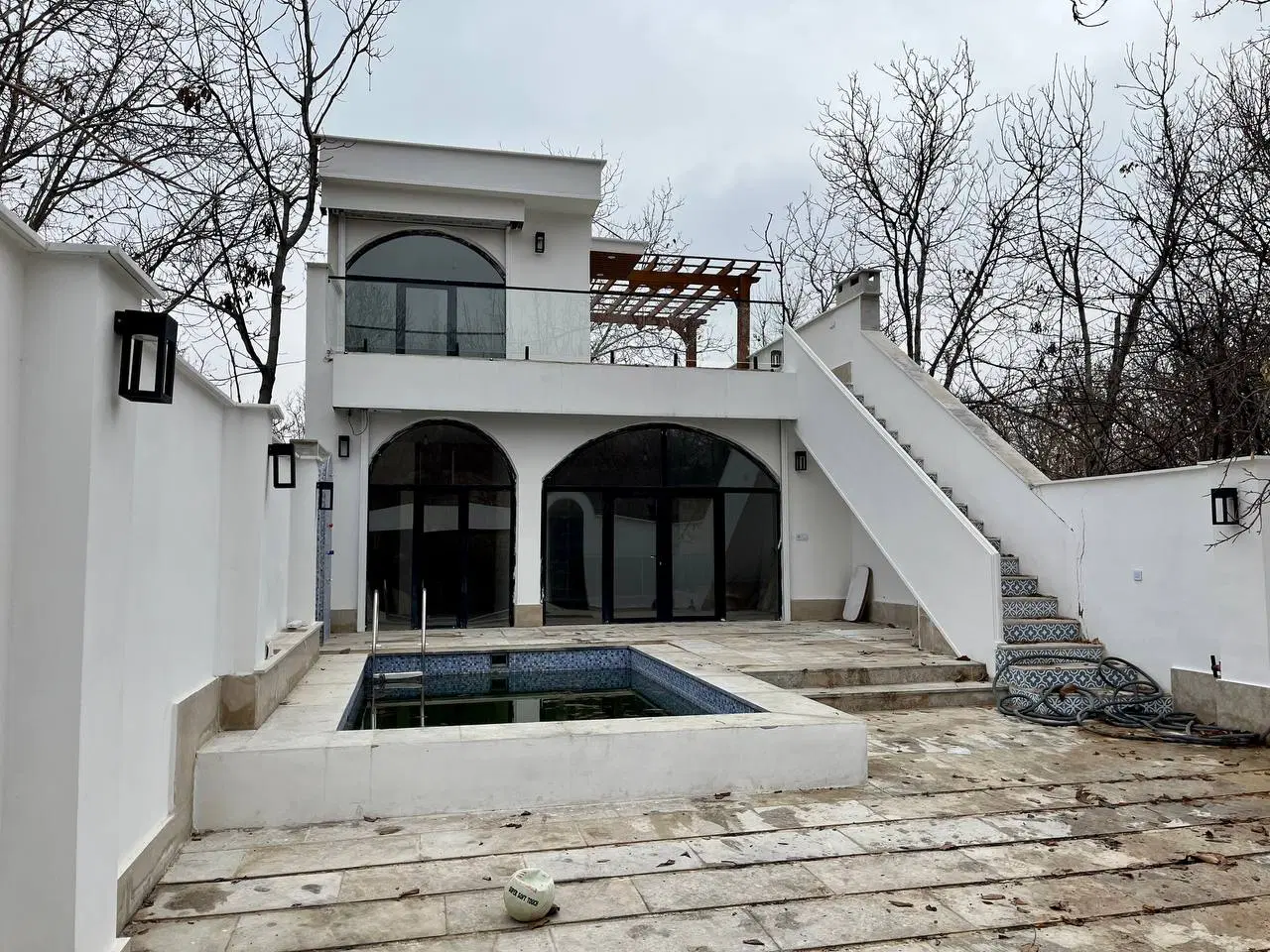 ویلای نقلی به قیمت