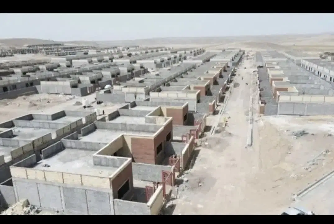 زمین ۳۰۰ متری پرنیان