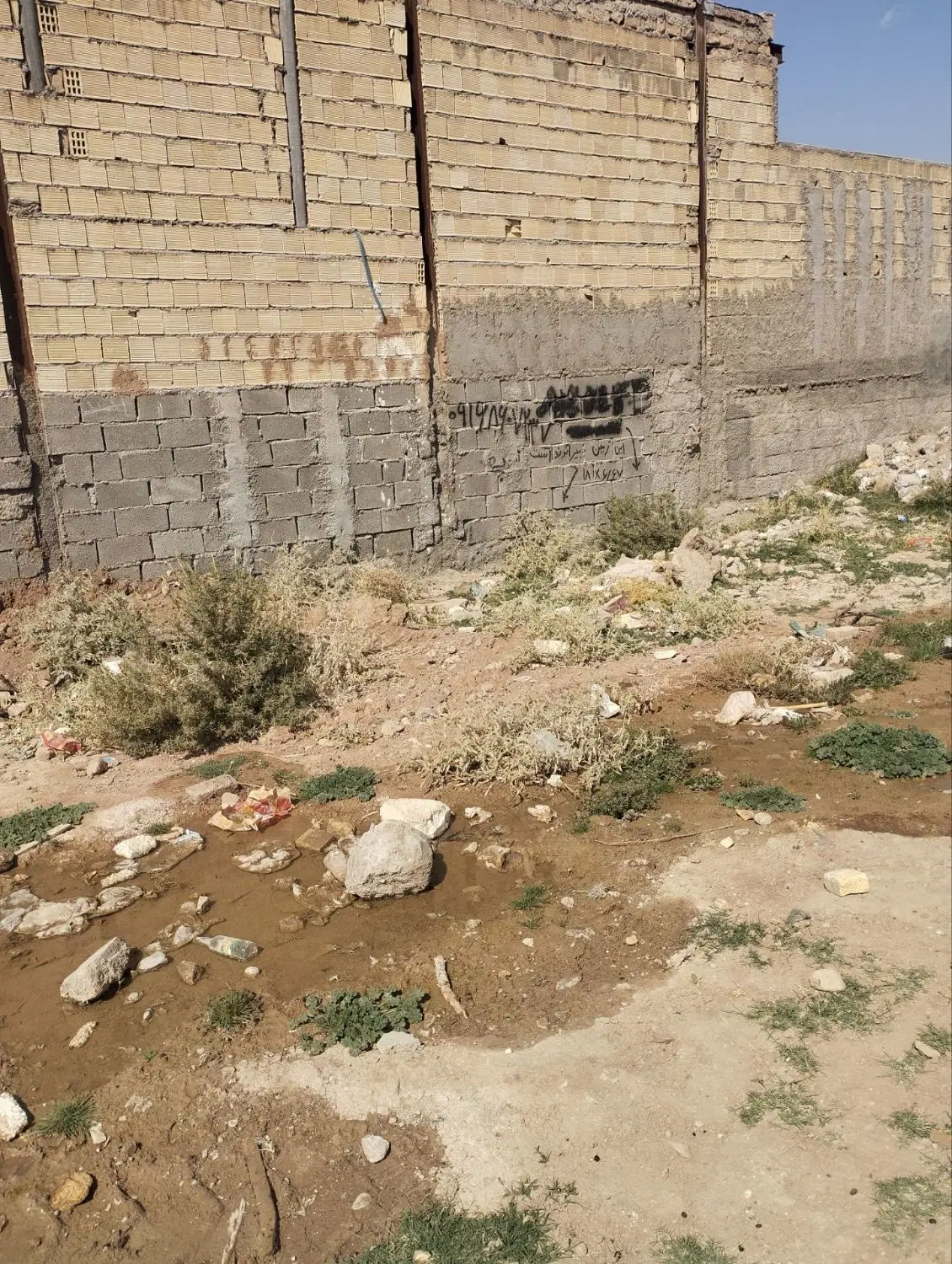 یه قطعه زمین مسکونی