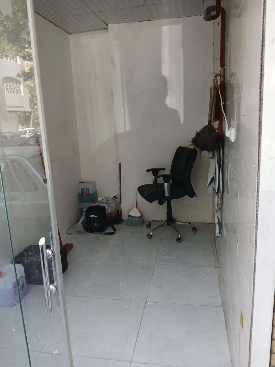 مغازه حدود ۱۰ متر