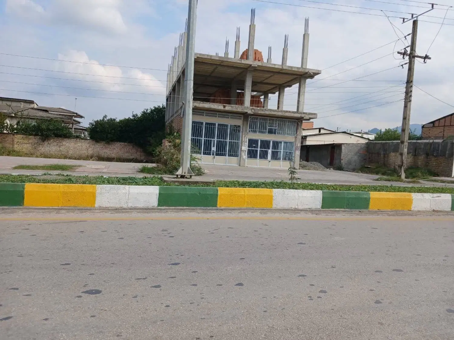 فروش زمین داخل بافت  بر خیابان اصلی نوده‌ملک