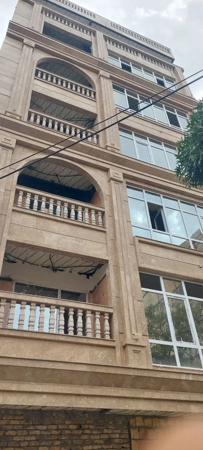 آپارتمان ۱۱۰ متری سر جلو