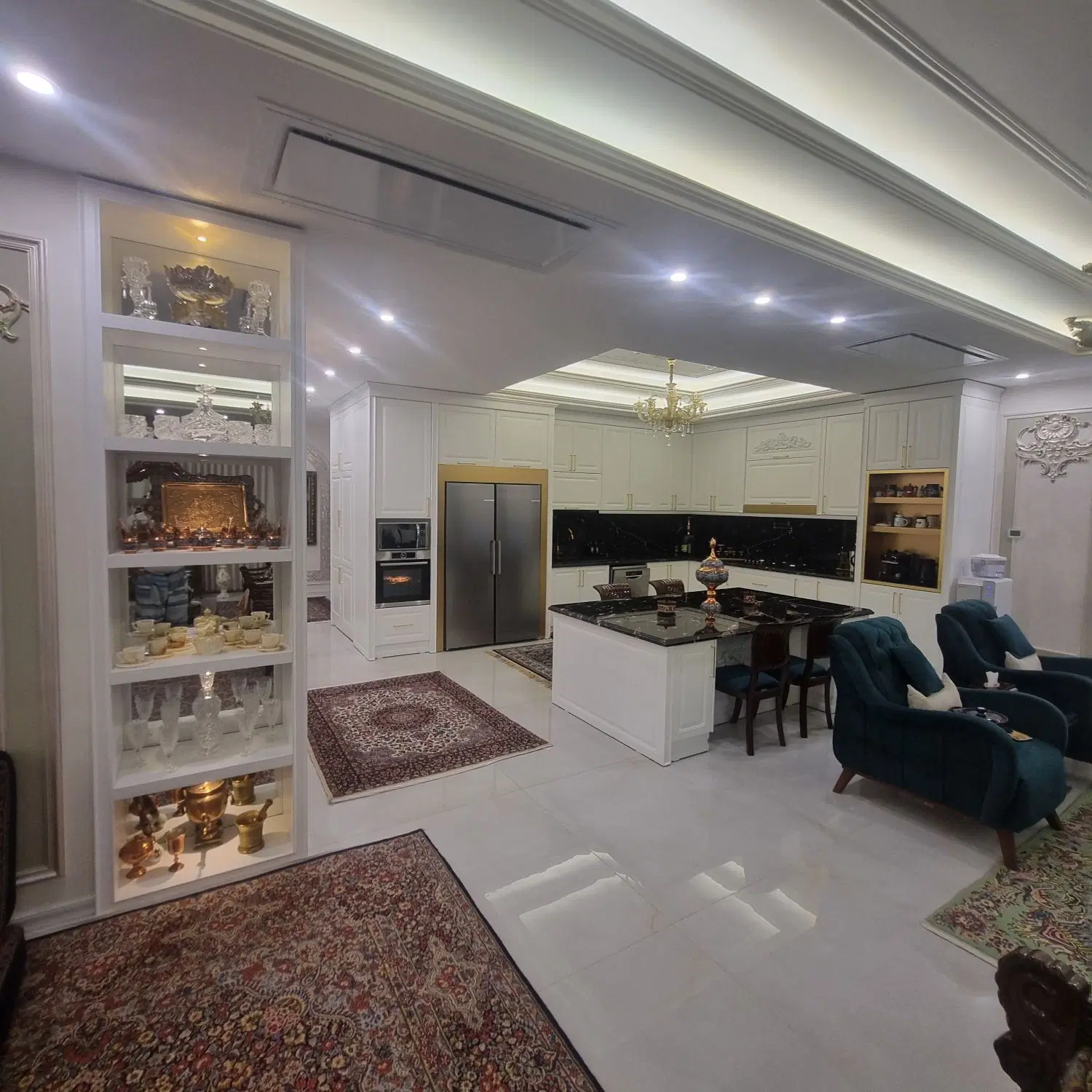 اپارتمان ۲۲۰ متری ۴ خوابه بلوار کشاورز