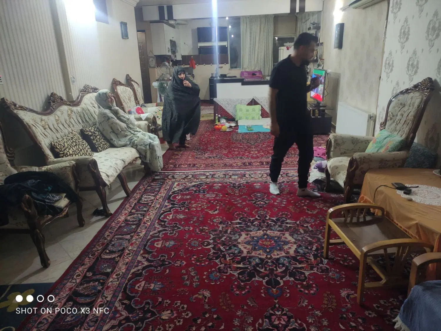 آپارتمان ۱۰۰ متری دوخوابه همکف. پارکینگ و انباری