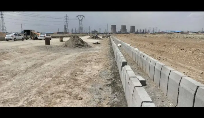 فیش زمین ۲۰۰ متری، کارکنان شهرداری فاز ۶ اندیشه