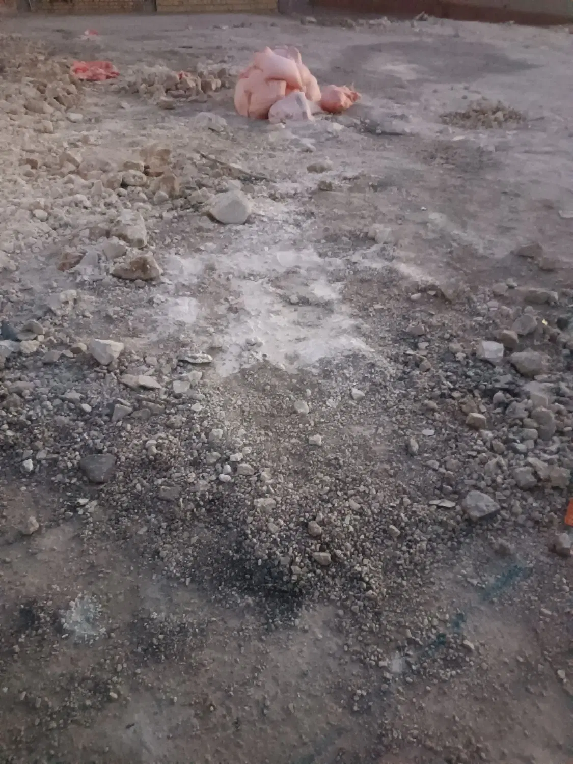 زمین 700 متری