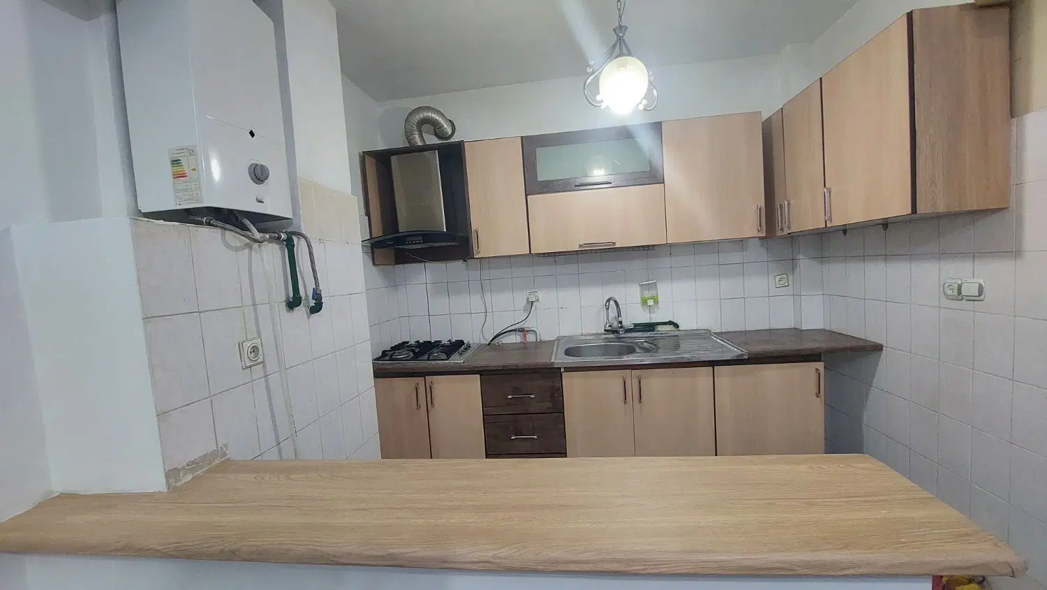 آپارتمان ۵۰ متری اجاره ای با انباری نقلی و شی