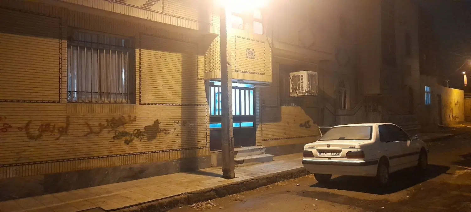 یک طبقه از 2طبقه ویلایی