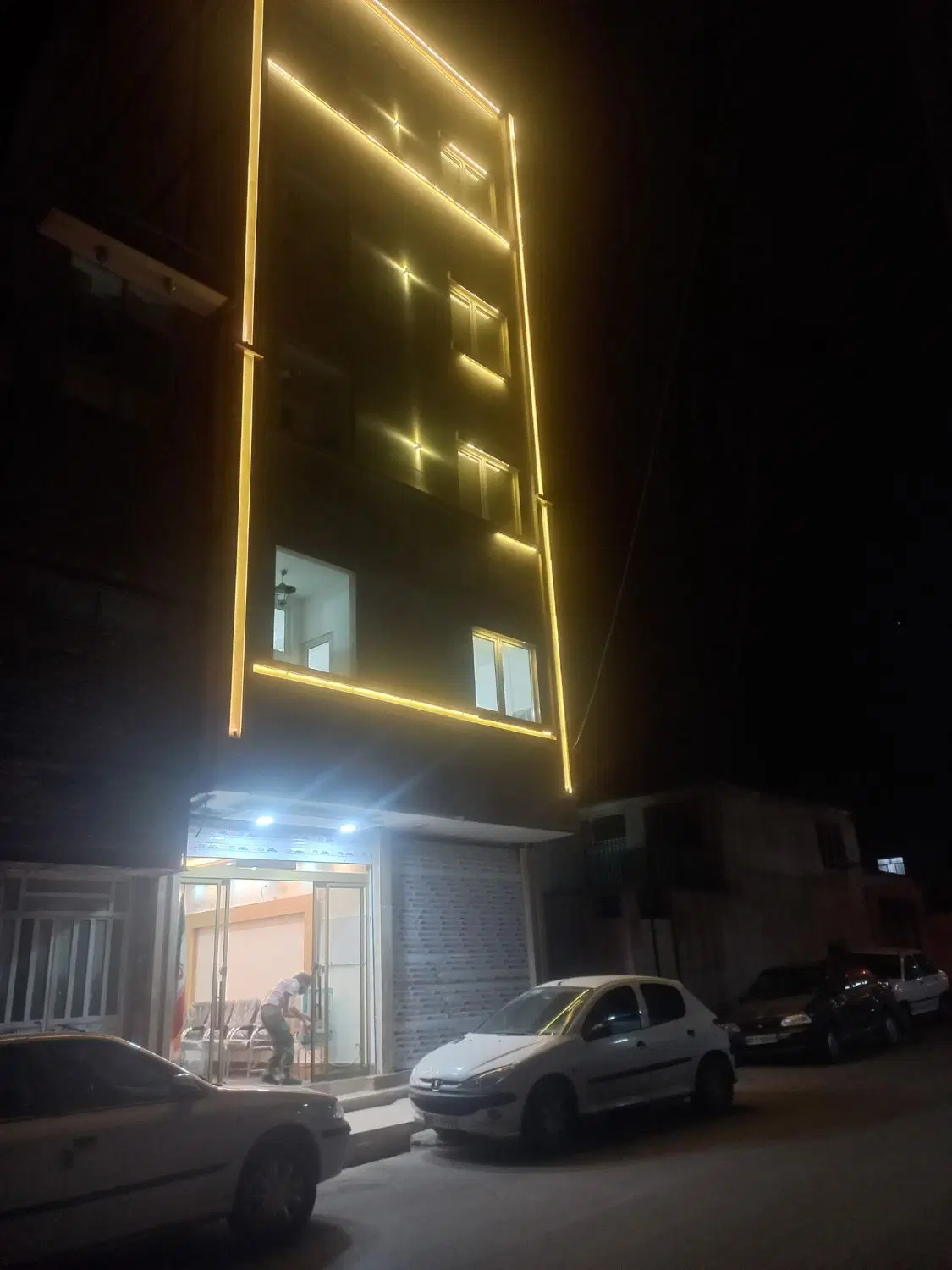 اپارتمان یک خاب بااسانسور