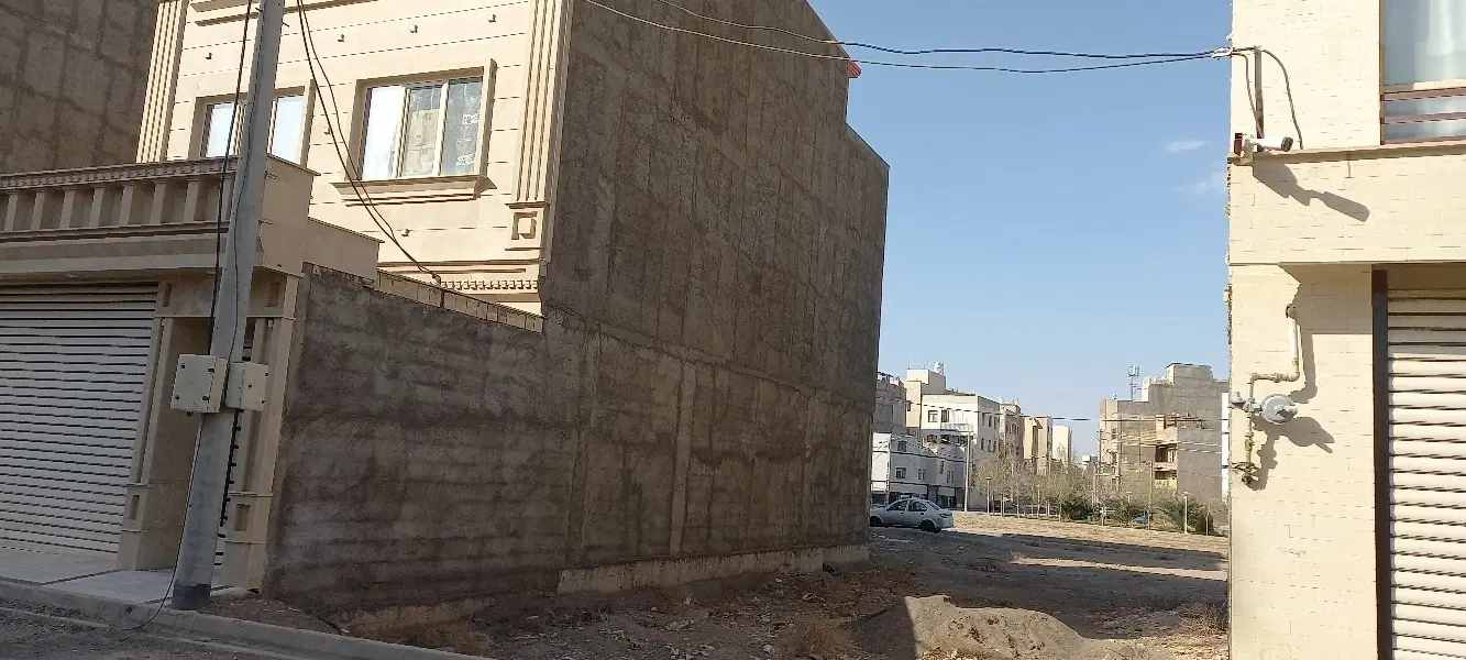 زمین فروشی
