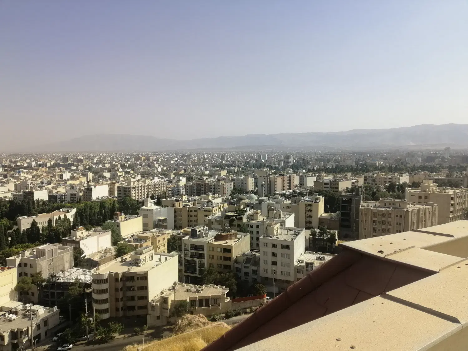 زمین کیان آباد