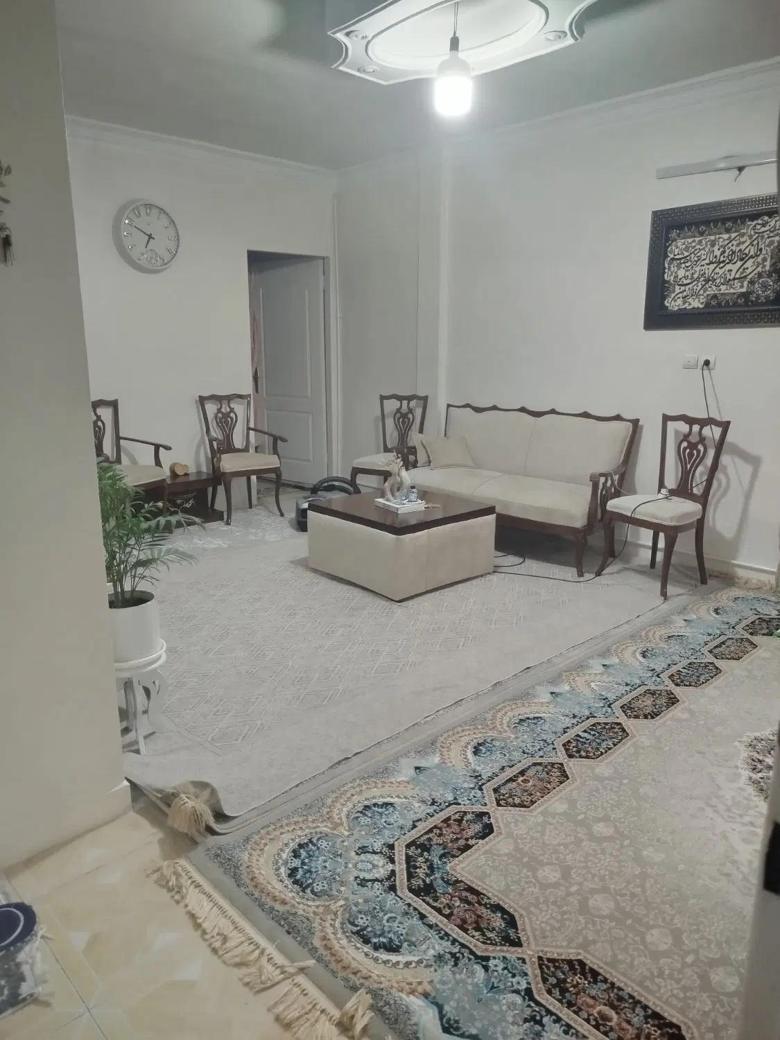 ۶۷متردوخوابه با انباری بزرگ