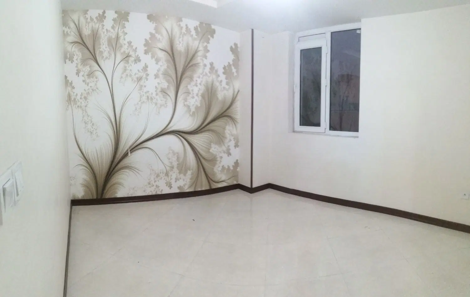 107متری_ دو خوابه_ غرق نور_ بی‌نظیر