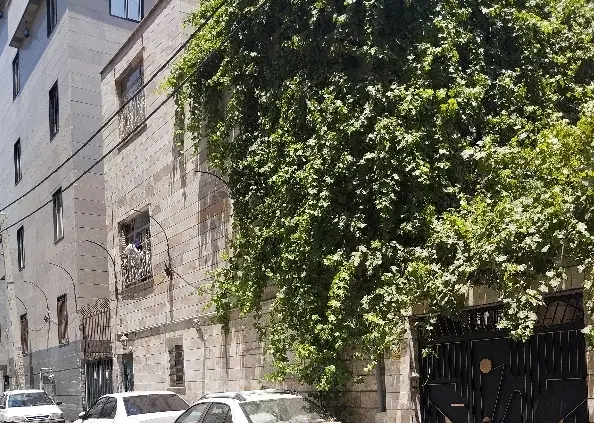 135 متر زمین کلنگی با 17 متر مغازه تجاری رنجبر